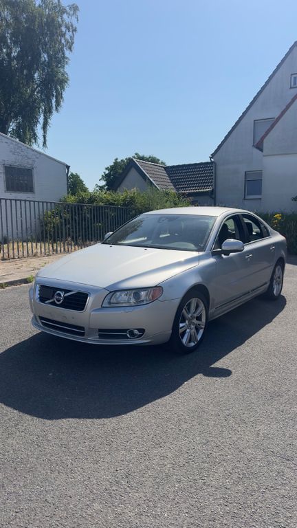 Bild des Angebotes Volvo S80 T5 241 PS Momentum 2 Hd. Voll & LEDER