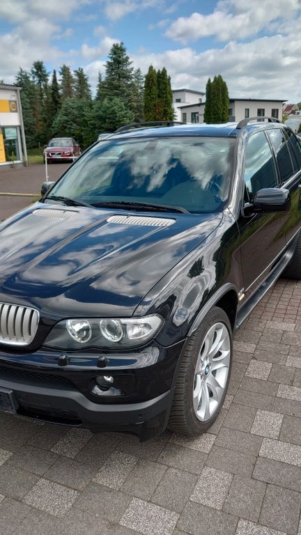 BMW X5 4.8is -