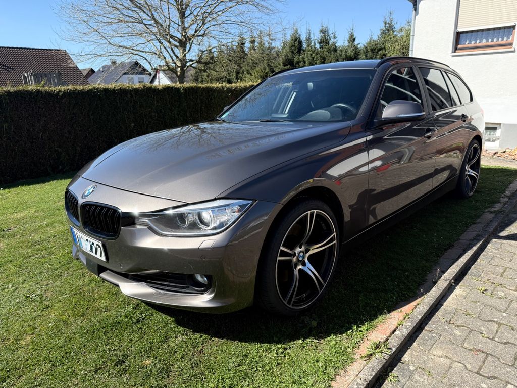Bild des Angebotes BMW 330d Touring - Panorama, AHK, Leder, Xenon, ACC