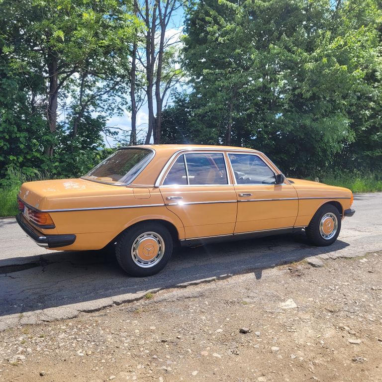 Bild des Angebotes Mercedes-Benz 240