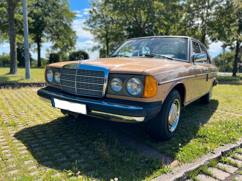 Bild des Angebotes Mercedes-Benz 300d W123 TÜV Automatik Tempomat Zentral