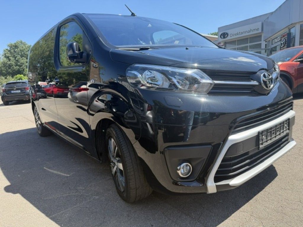 Bild des Angebotes Toyota Proace 2,0-l-D-4D L1 (8-Si.) Autm. Verso Team De