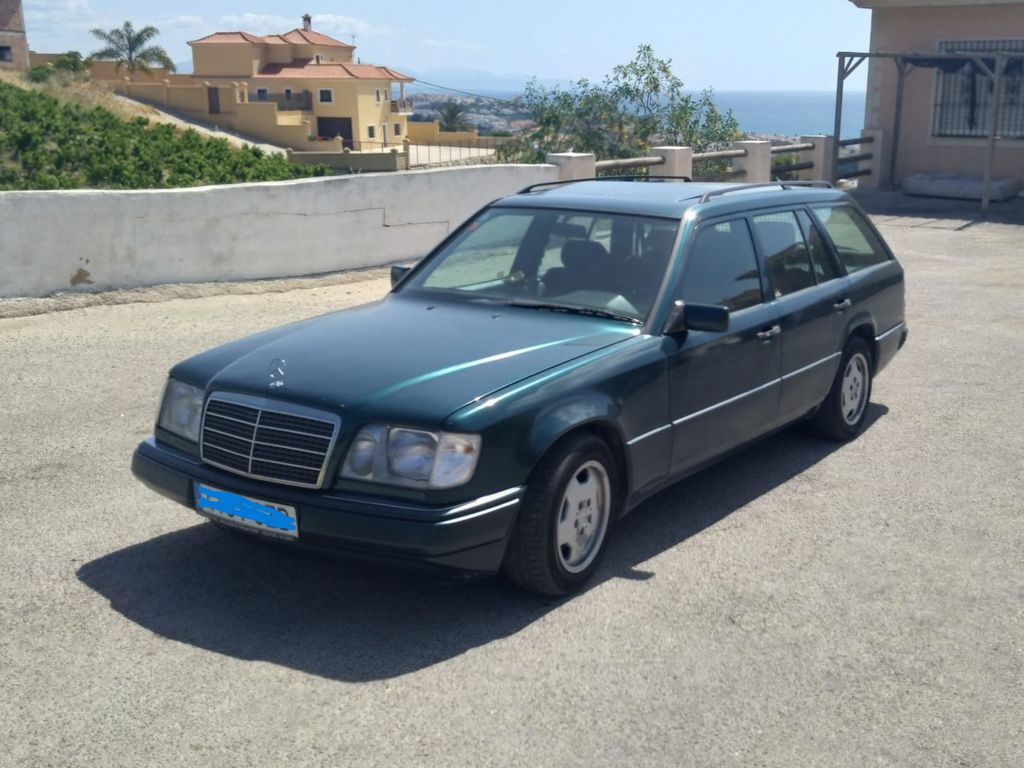 Bild des Angebotes Mercedes-Benz E 280 7-Sitzer, H-Kennzeichen