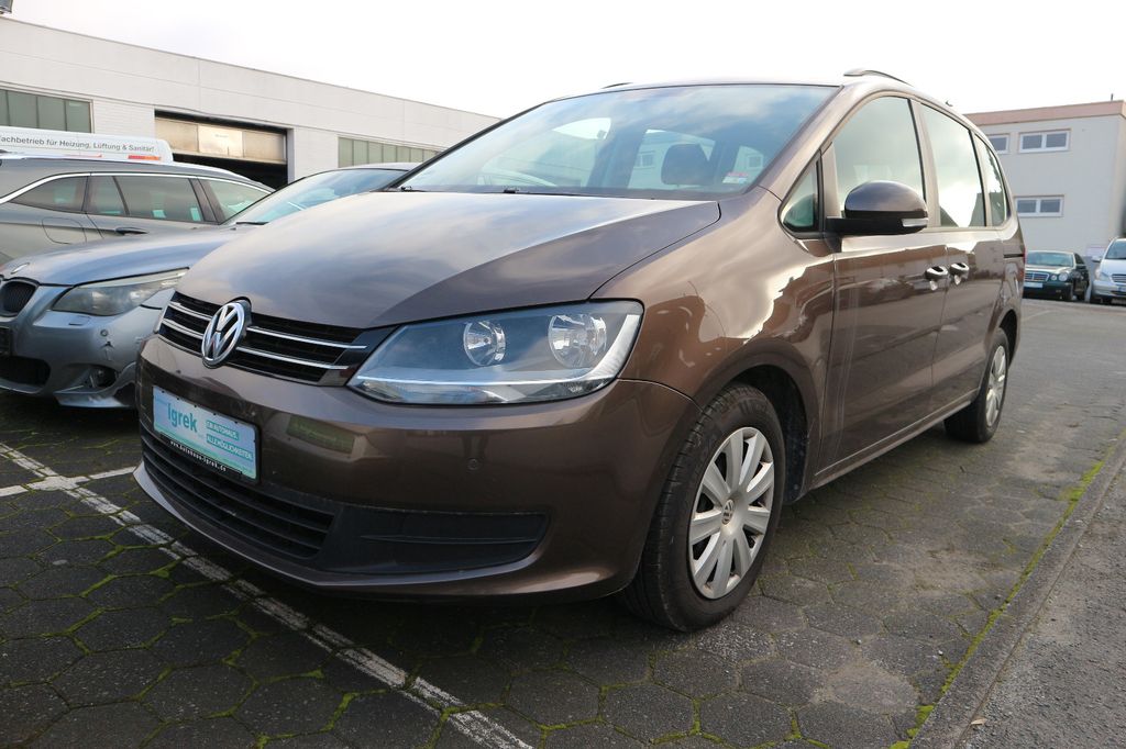 Bild des Angebotes Volkswagen Sharan Trendline BMT 1.Hand/8-Fach Bereift