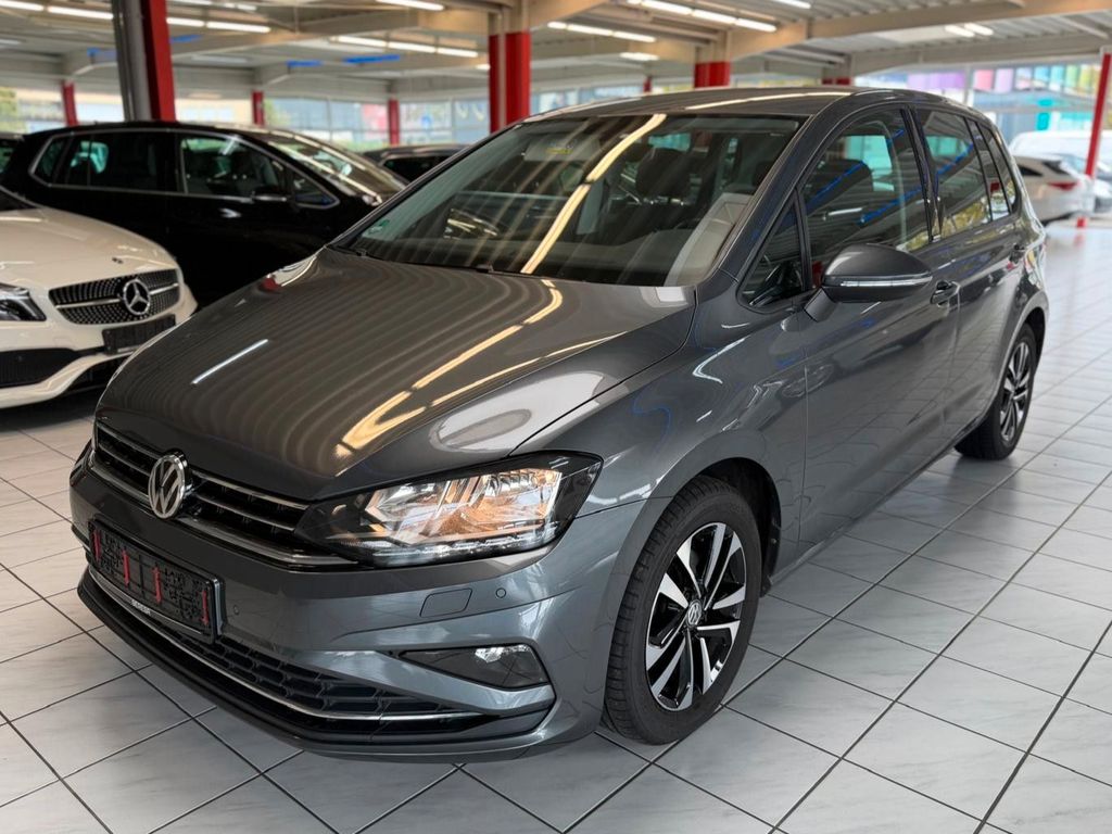 Bild des Angebotes Volkswagen Golf 1.5 Sportsvan VII United DSG SHZ PDC 8-fach