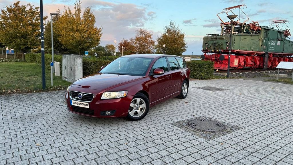 Bild des Angebotes Volvo V50 DRIVe Start/Stop Business EditionXenon Klima