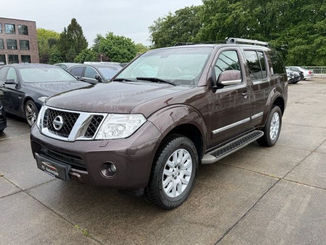 Bild des Angebotes Nissan Pathfinder 3.0 dCi LE 7 Sitzplätze
