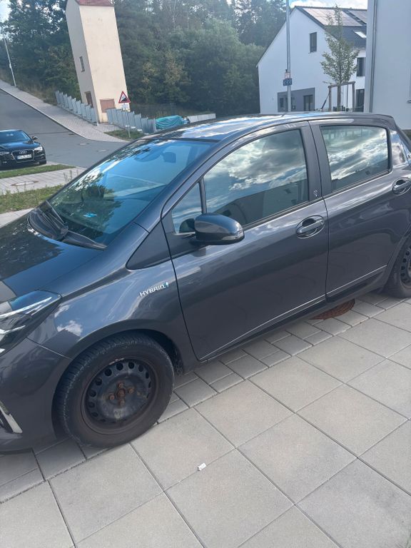 Bild des Angebotes Toyota Yaris 1,5-l-VVT-i Hybrid CVT -