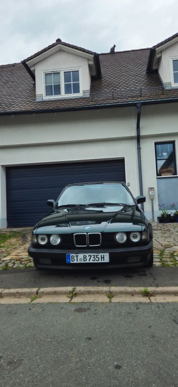Bild des Angebotes BMW E32 735i  H-Kennzeichen  5-Gang Schalter