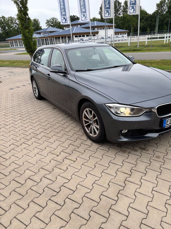 BMW 320i Touring -