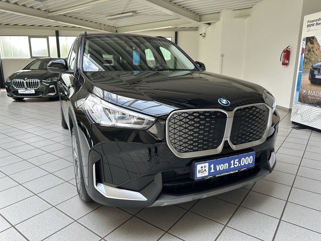 Bild des Angebotes BMW iX1 eDrive20 LED Sitzhz. Kamera PDC Navi. CarPla