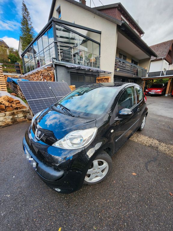 Bild des Angebotes Peugeot 107 aus 2. Hand + Scheckheft gepflegt *TÜV 01.28