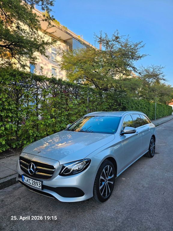 Bild des Angebotes Mercedes-Benz E 220 d  T-Modell Command. Check, Mercedes