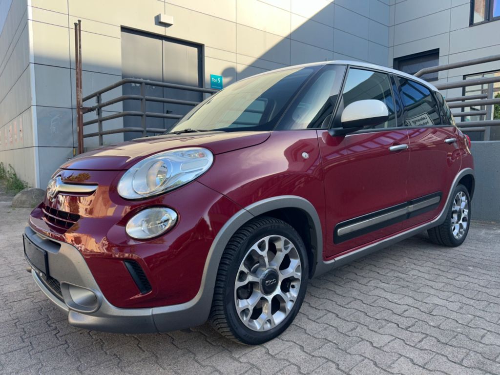 Bild des Angebotes Fiat 500L 1.6 TREKKING AHK/NAVI/KLIMAUT/PDC/TEMPO/17"