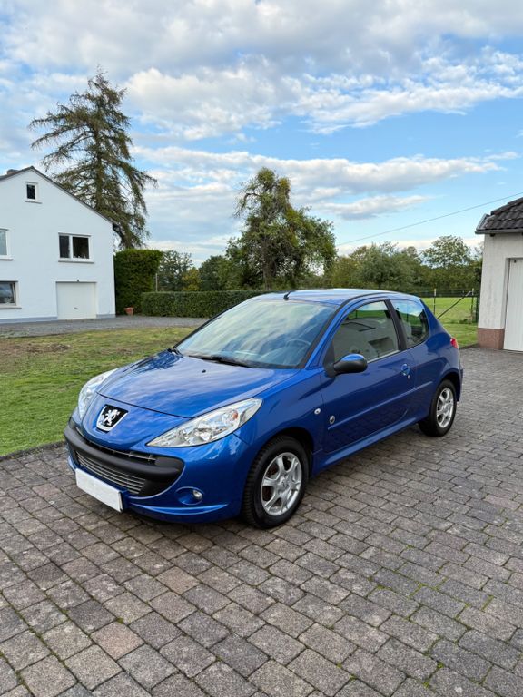 Bild des Angebotes Peugeot 206+ 1.4 75-Sehr gepflegt-TÜV Neu