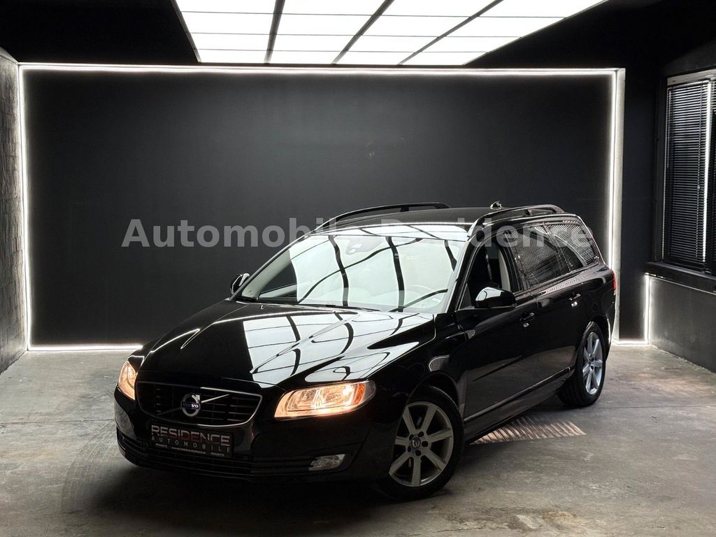 Bild des Angebotes Volvo V70 Kombi Linje Svart 2.0*NAVI*LEDER*AHK*MFL*1HD
