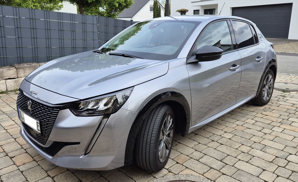 Bild des Angebotes Peugeot e208 136 Allure Pack mit Gebrauchtwagen-Garantie