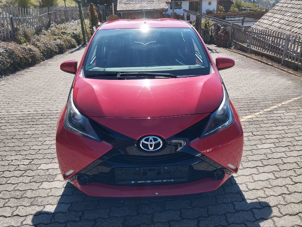 Bild des Angebotes Toyota Aygo (X) 1,0-l-VVT-i x x