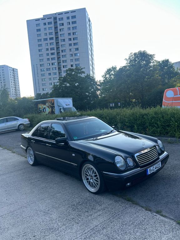 Bild des Angebotes Mercedes-Benz E 240 W210 AVANTGARDE Avantgarde
