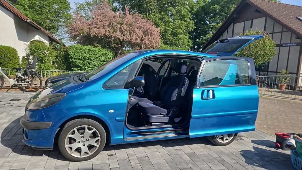 Bild des Angebotes Peugeot 1007 Sport 110 2-Tronic Sport - SEHR GEPFLEGT