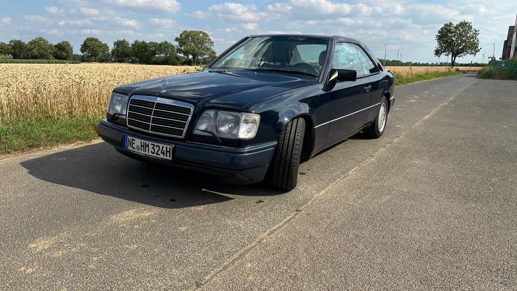 Bild des Angebotes Mercedes-Benz 300 CE-24 5-Gang Autom. TÜV Neu