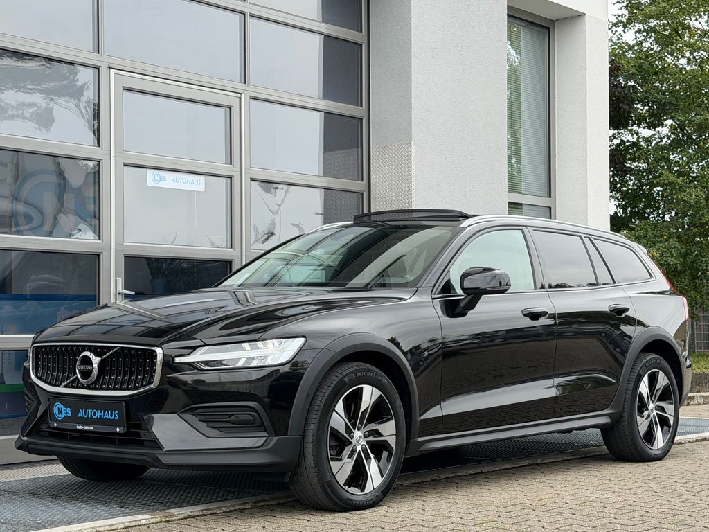 Bild des Angebotes Volvo V60 CROSS COUNTRY B4 D AWD*LEDER*PANORAMA*KAMERA