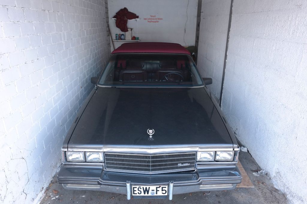 Bild des Angebotes Cadillac 4.1L V8 Cabrio DeVille 1986  aus Nachlass