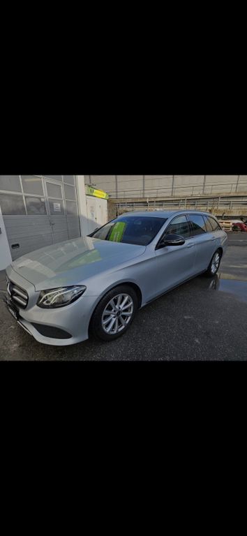 Bild des Angebotes Mercedes-Benz 220