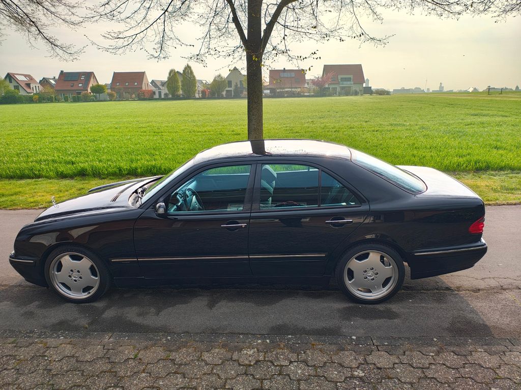 Bild des Angebotes Mercedes-Benz E 240 Avantgarde