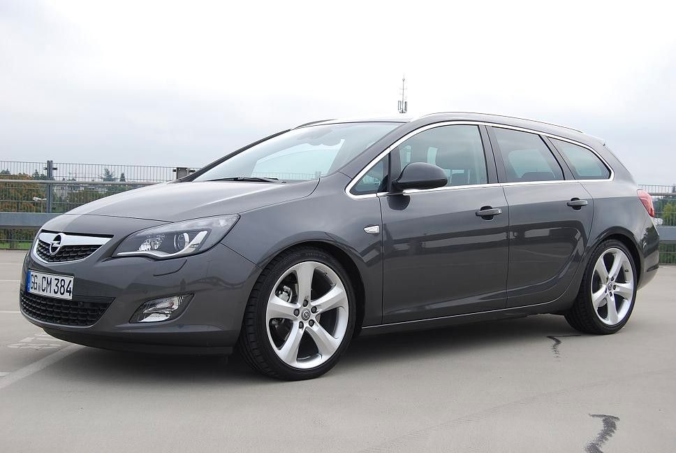 Bild des Angebotes Opel Astra Sports Tourer 2.0 CDTI Sport Sport 1. Hand