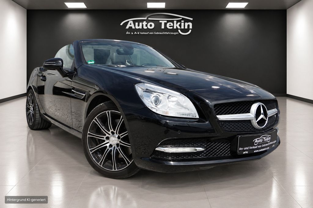 Bild des Angebotes Mercedes-Benz SLK 250 BE 7G-Tronic |Airscarf| |Panoramadach|
