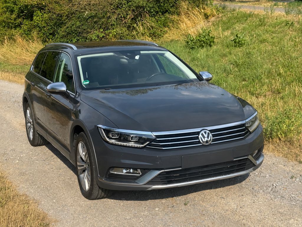 Bild des Angebotes Volkswagen Passat Alltrack 2.0 BiTDI 239PS DSG 4Motion Voll