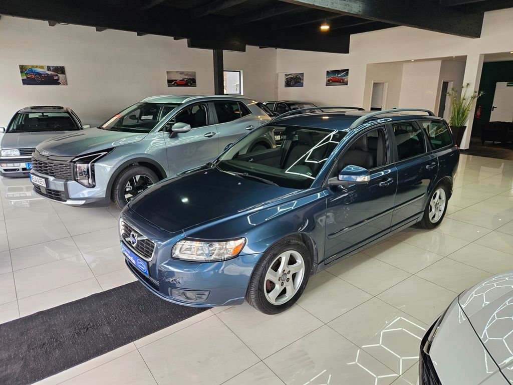 Bild des Angebotes Volvo V50 Kombi 1.6 D Drive Kinetic,AHK,Klina,2-Hand,S