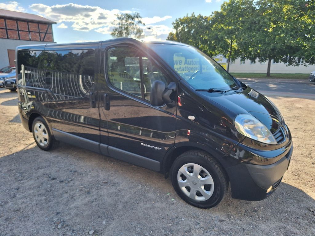 Bild des Angebotes Renault Trafic Combi L1H1 Passenger 2.d.H. Tüv neu!!
