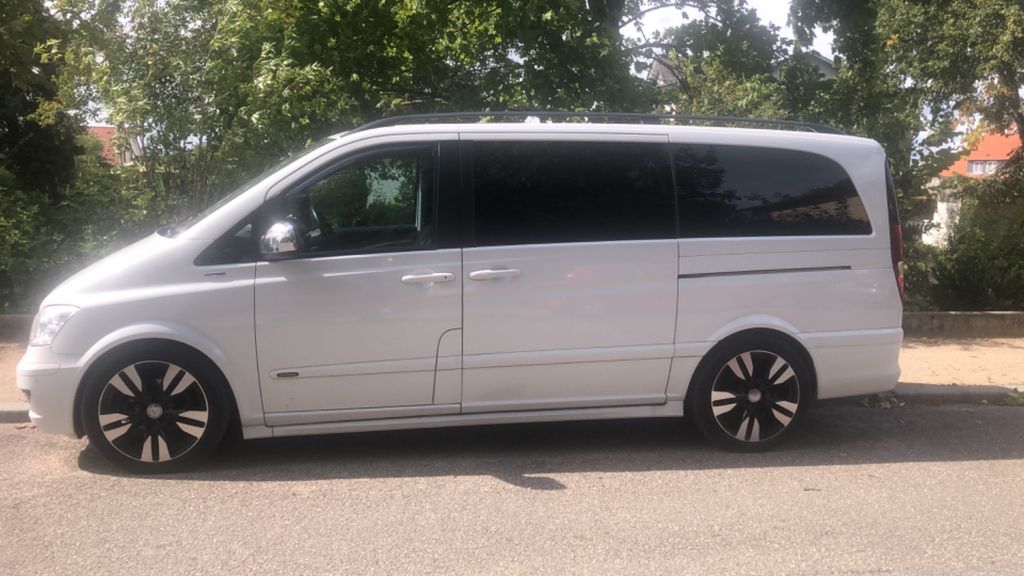 Bild des Angebotes Mercedes-Benz Viano 3.0 CDI lang Grand Edition wenig KM