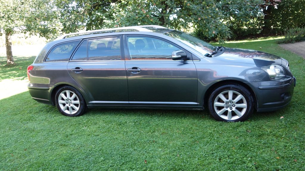 Bild des Angebotes Toyota Avensis Combi 2.0 D-4D -