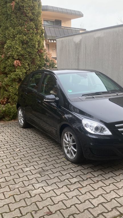 Bild des Angebotes Mercedes-Benz B 180 Automatik Schwarz