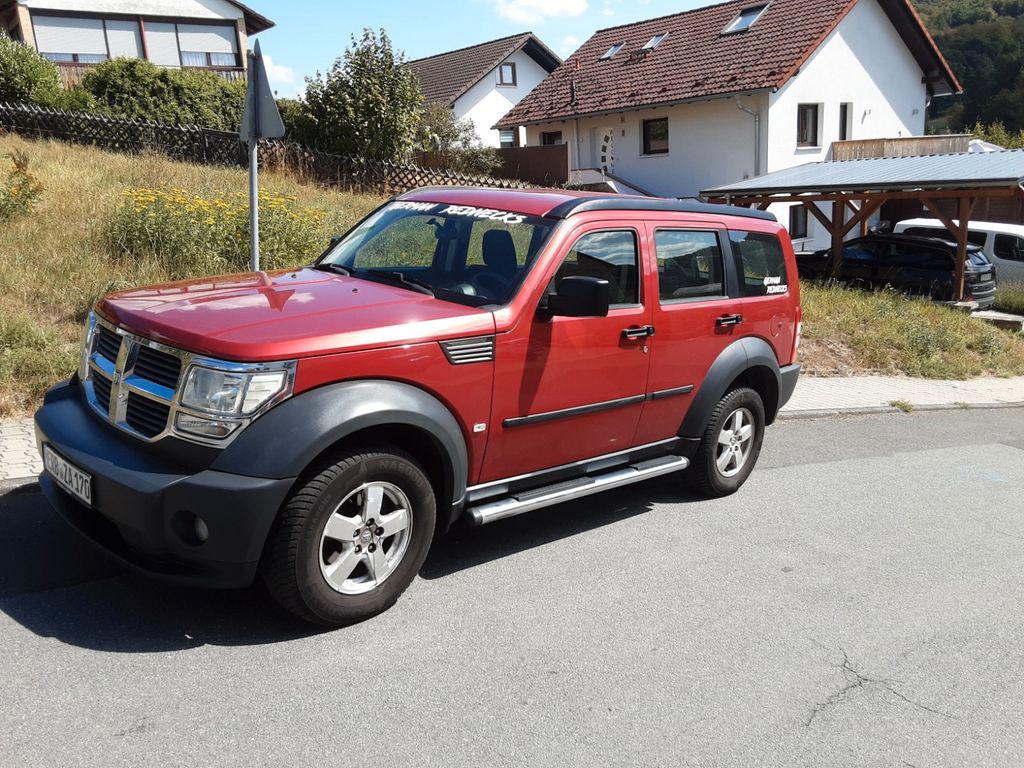 Dodge Nitro 2.8 CRD Allrad Automatik - Top gepflegt