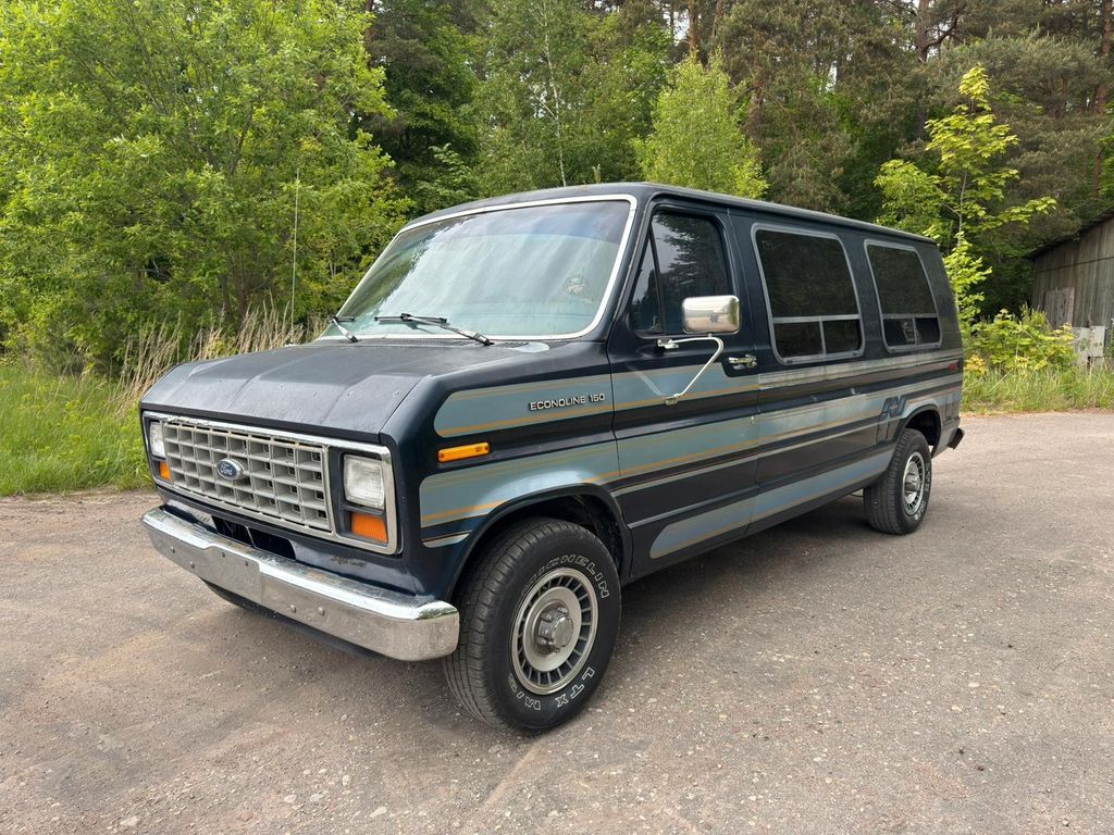 Bild des Angebotes Ford Econoline E150 - V8 Conversion Van
