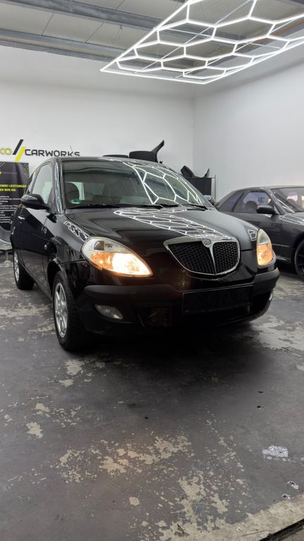 Bild des Angebotes Lancia Ypsilon 1.2 16v Argento Argento