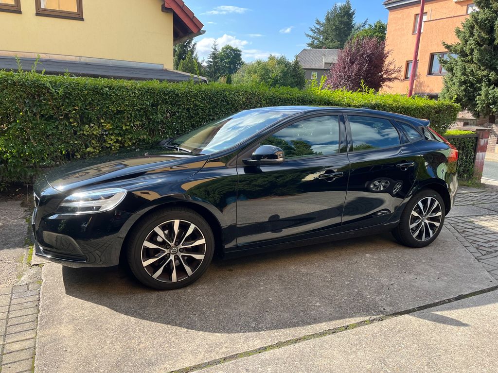 Volvo V40 T3 Momentum Winterräder inkl.