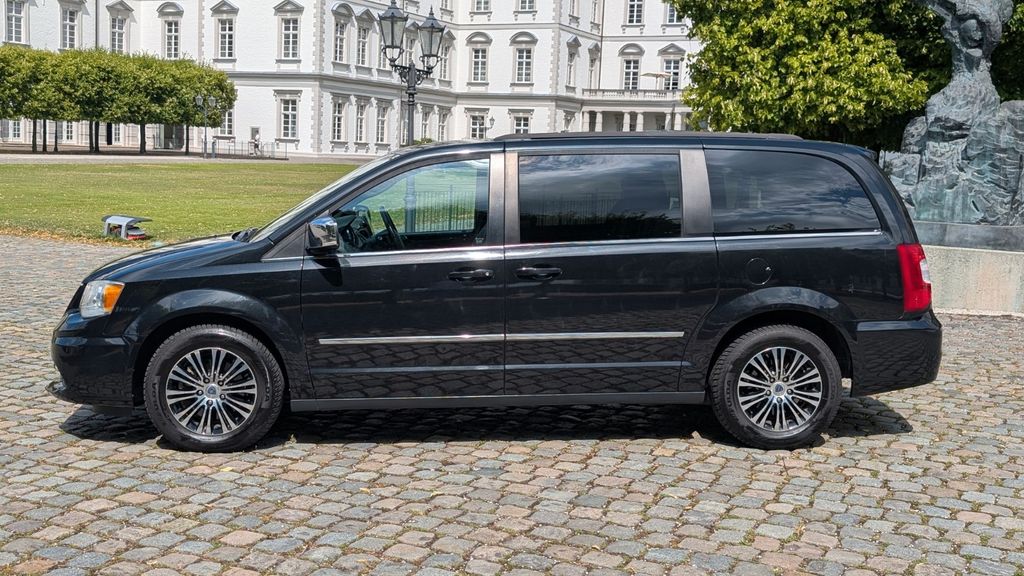 Bild des Angebotes Lancia Voyager S Navi. 2.Hd org. 90tkm ähnl. Multivan