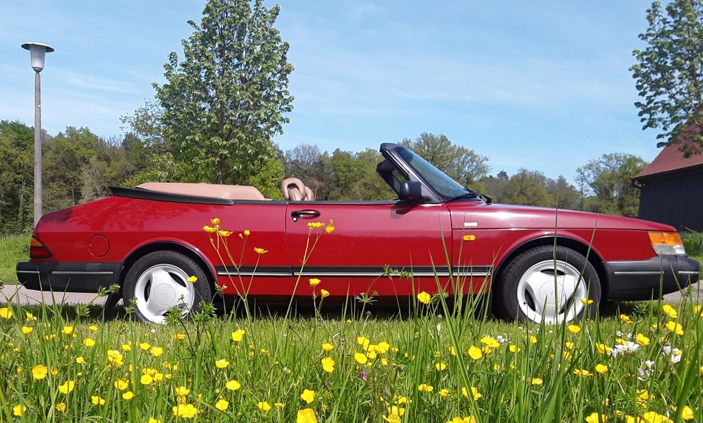 Saab 900
