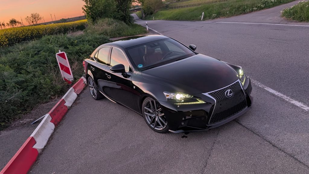 Bild des Angebotes Lexus IS 300h F-Sport Vorfacelift 2015