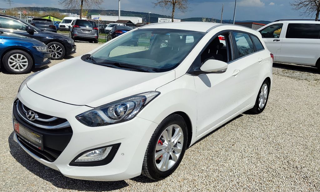 Bild des Angebotes Hyundai i30 cw Style 1.6D Kamera* AHK* 1.Hand* TÜV NEU*