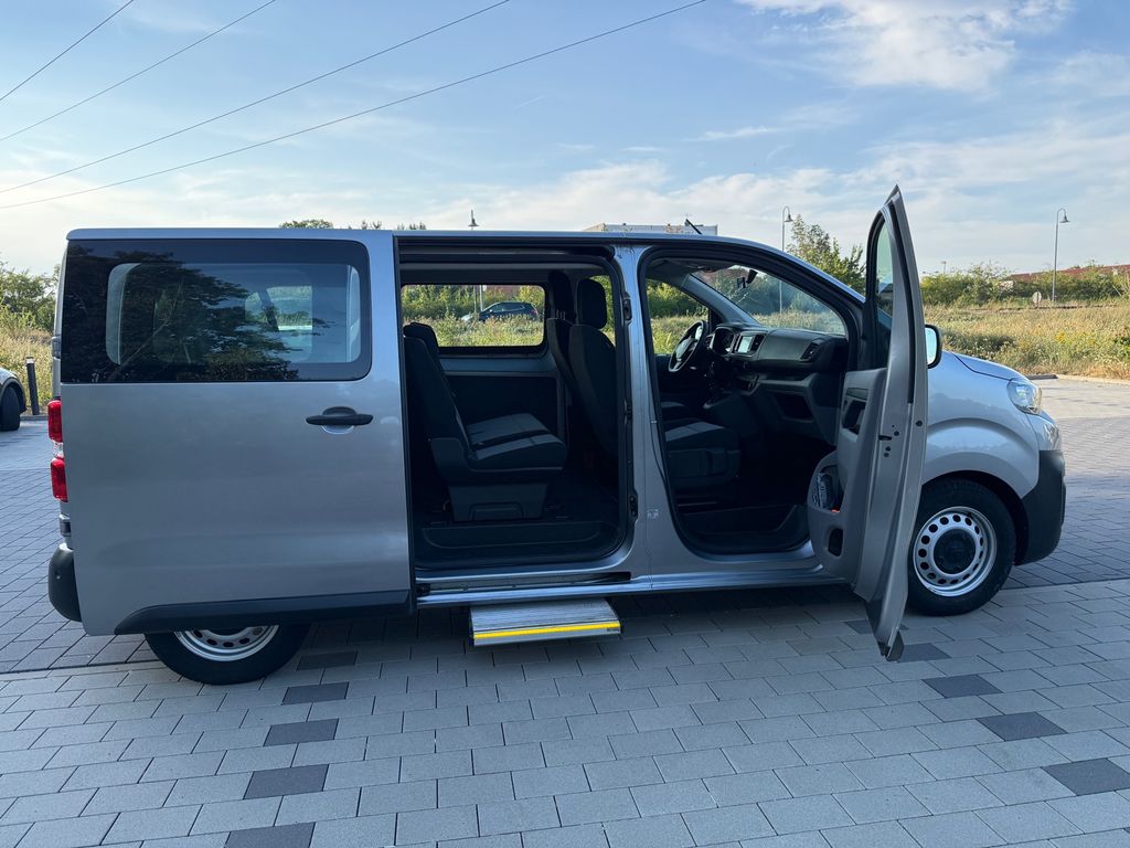 Bild des Angebotes Peugeot Expert Kombi L2 8 Sitze erst 19 tkm