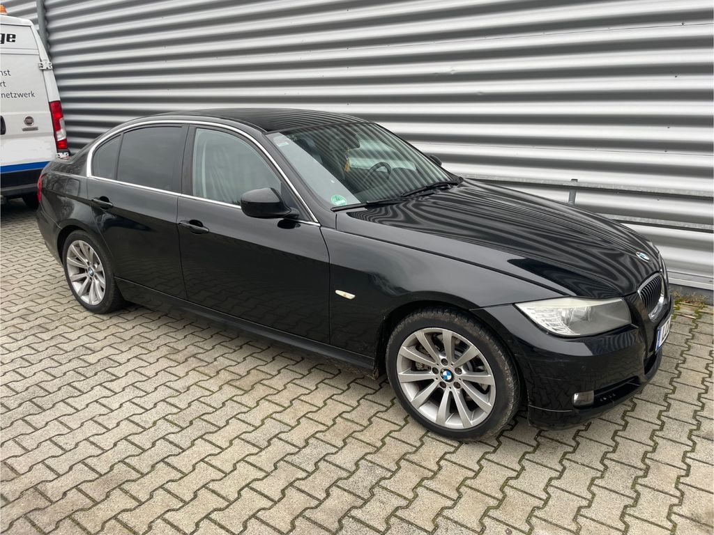 Bild des Angebotes BMW 330dA Sport Leder Klima SzH Alu Scheckheft