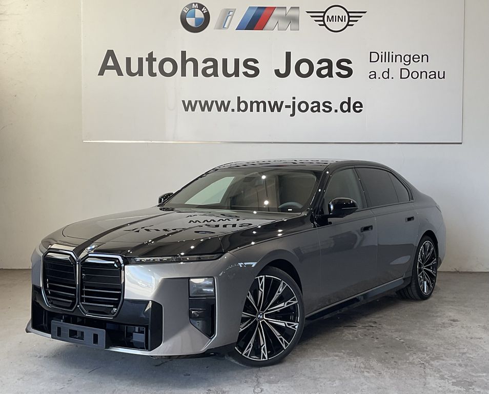 BMW 740 xDrive |3D Head-Up Displ. |Sitzbelüft. |AHK