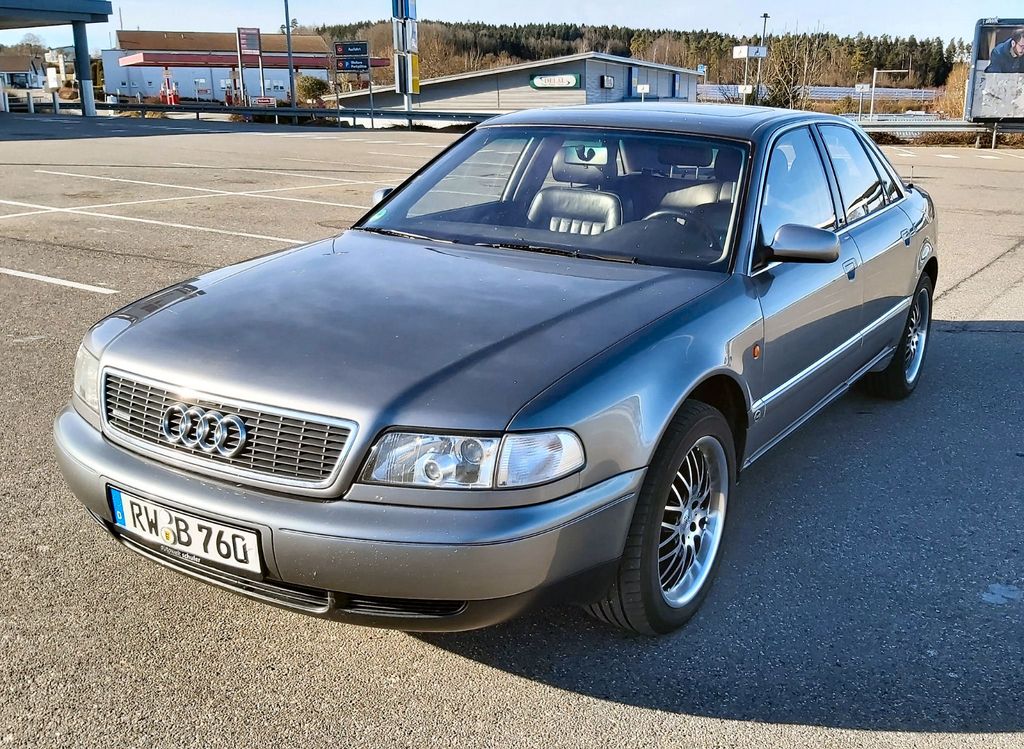 Audi Oldtimer A8 4.2 quattro tiptronic