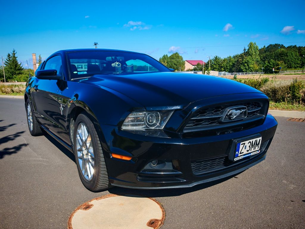 Ford Mustang 3.7 V6 PREMIUM PONY PACKAGE